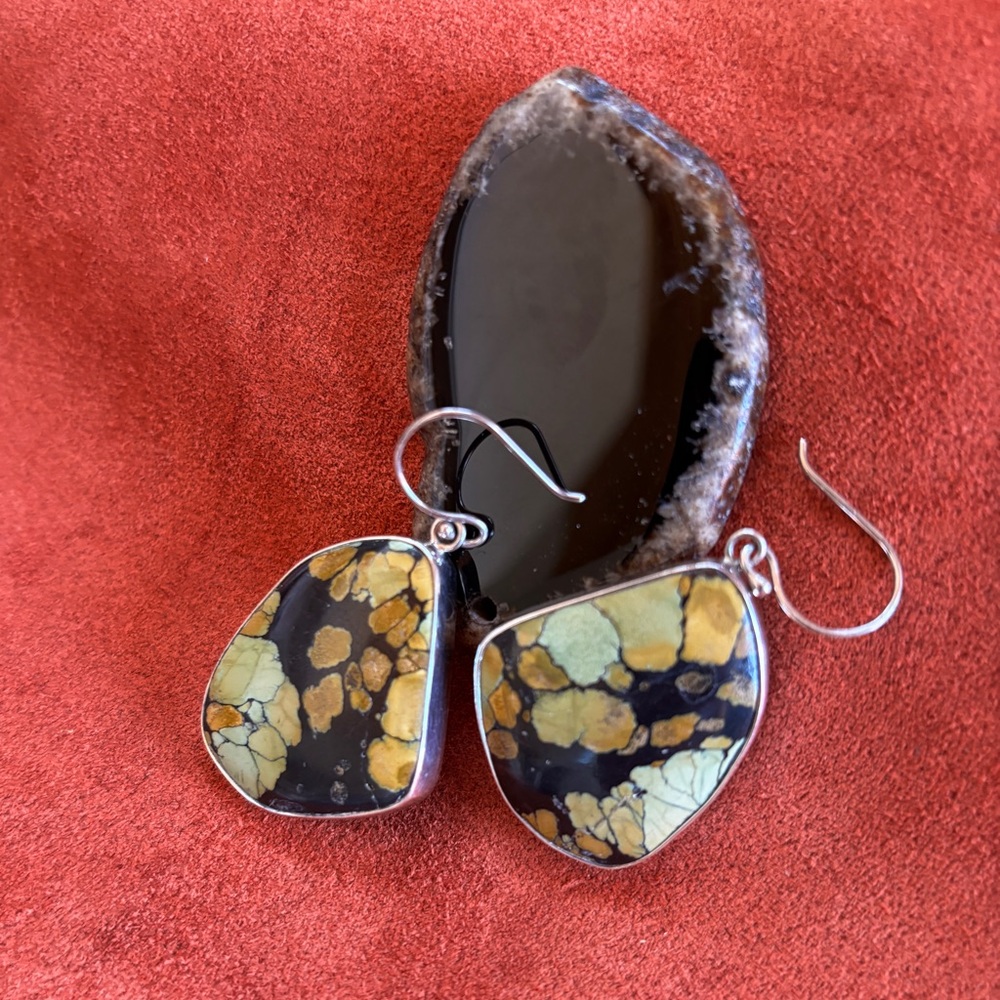 Vintage Pilot Mountain Turquoise & Silver Dangle earrings.